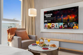 Abu Dhabi Premier Apt -Steps to Ferrari World & Yas Mall